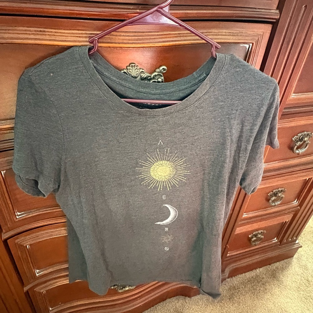 Aeropostale Charcoal Tee with Graphic Design